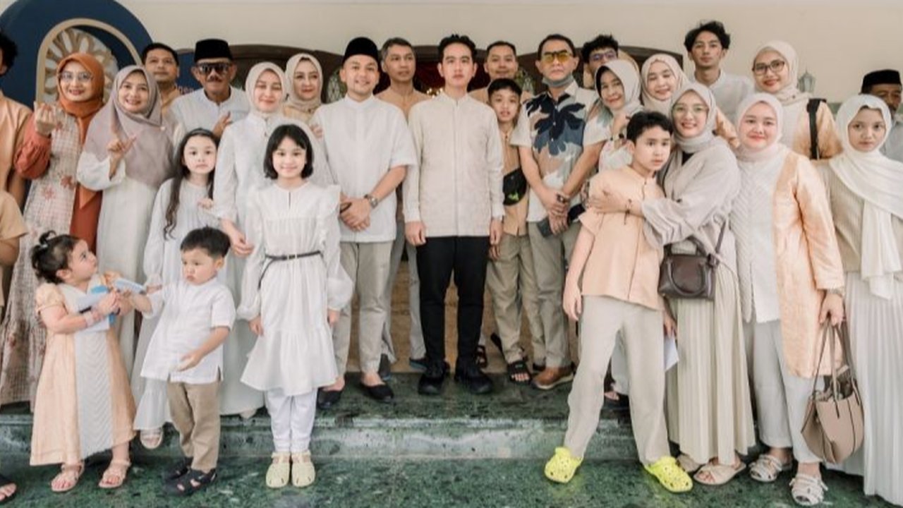Wakil Presiden Gibran Rakabuming Raka manfaatkan libur Lebaran untuk menyerap aspirasi dan keluhan warga di Surakarta, Jawa Tengah, memastikan efektivitas kebijakan pemerintah.