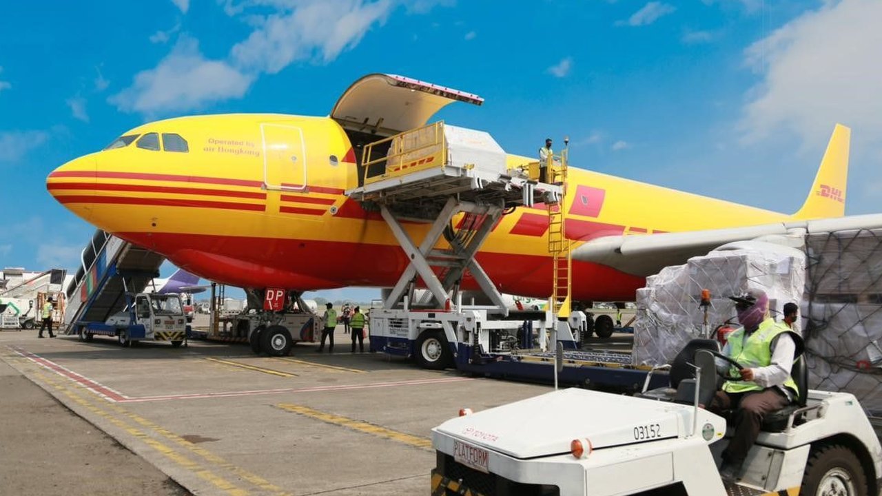 Imbas Pengenaan Tarif Amerika, DHL Express Hentikan Sementara Pengiriman Konsumen ke AS di Atas Rp13 Juta