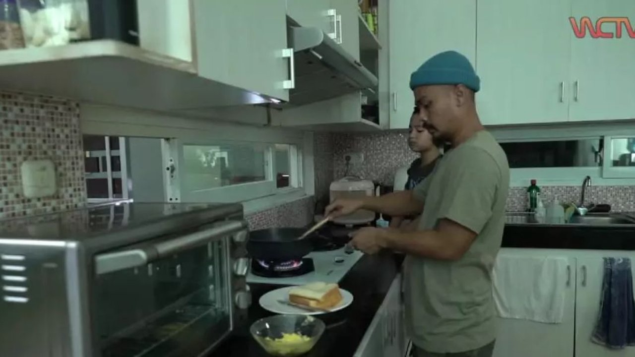 Potret Dapur di Rumah Wendi Cagur yang Modelnya Minimalis (Image: Youtube WENDY CAGUR)