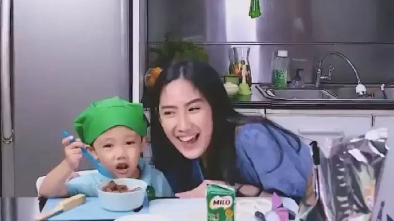 Potret Dapur Mewah Nuansa Silver di Rumah Tamara Tyasmara, Modelnya Elegan (Image: instagram @tamaratyasmara)