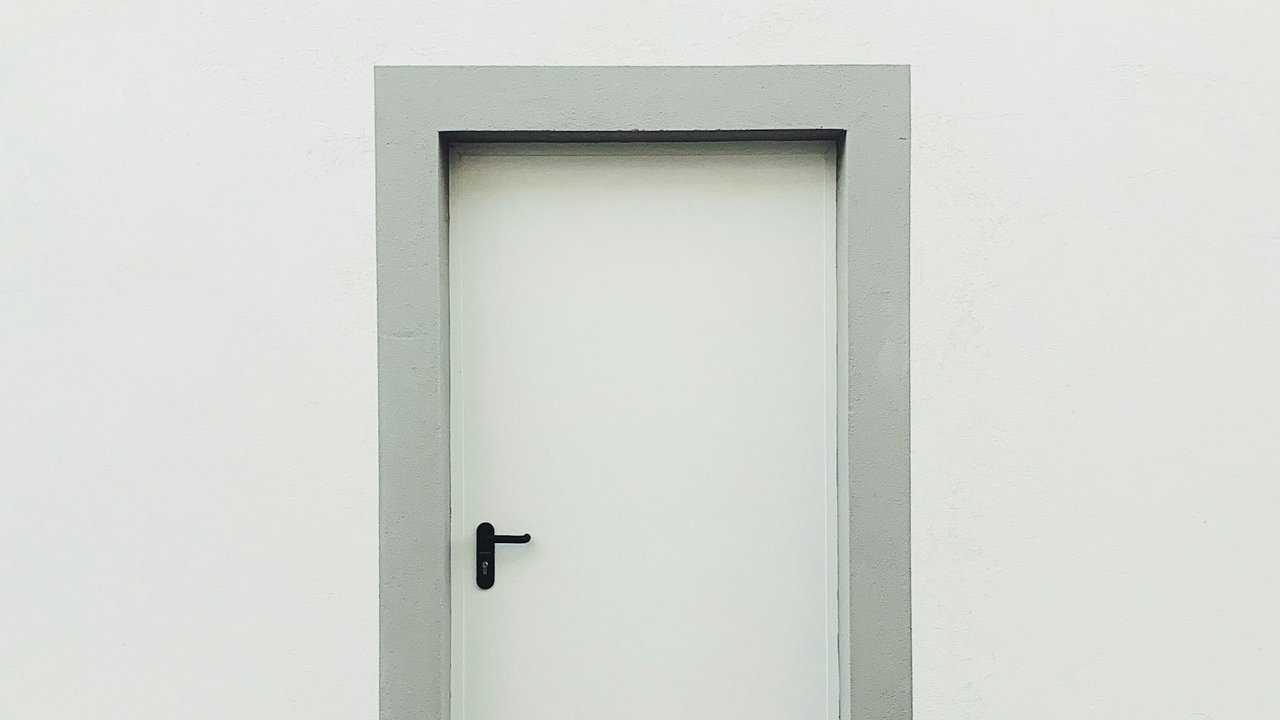 ilustrasi pintu minimalis