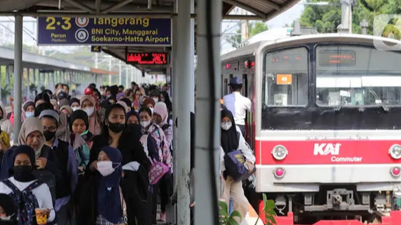 Sebelumnya, Menteri Badan Usaha Milik Negara (BUMN) Erick Thohir menyampaikan informasi terkait rencana penutupan Stasiun Karet untuk penumpang KRL bagian dari efisiensi pengembangan ekosiste
