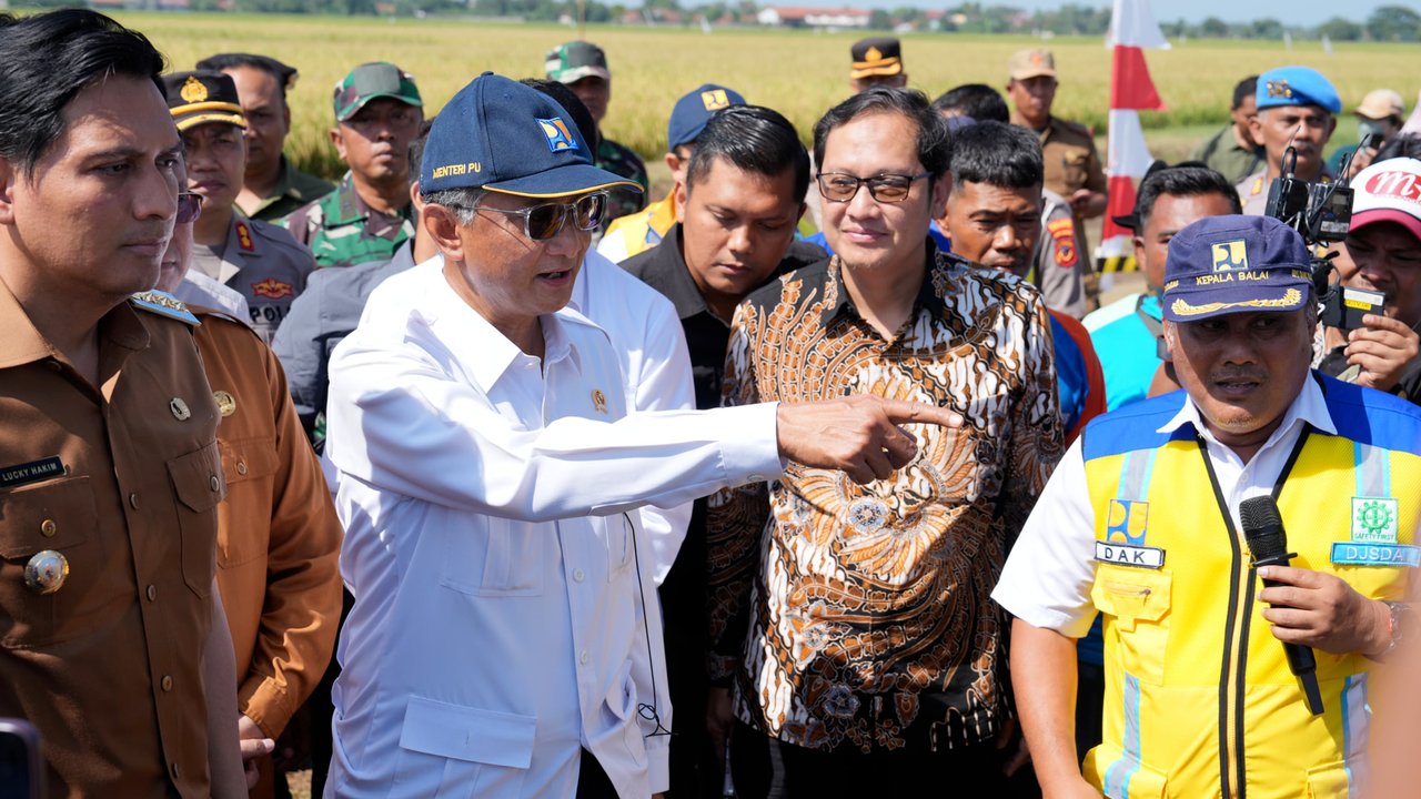 Panen Demplot Bersama Petani, Menteri PU Dorong Penerapan IPHA untuk Swasembada Pangan