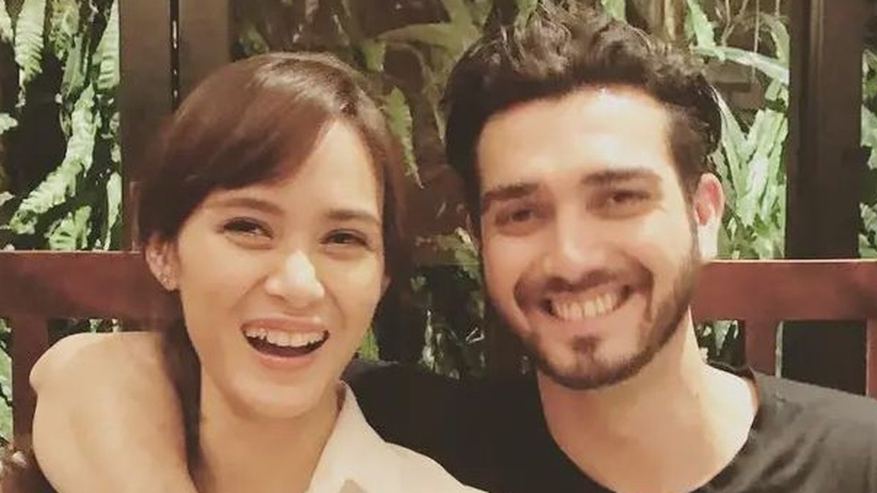Baru-baru ini, Renata terlihat merayakan ulang tahunnya yang ke-41 bersama suami dan dua anaknya.