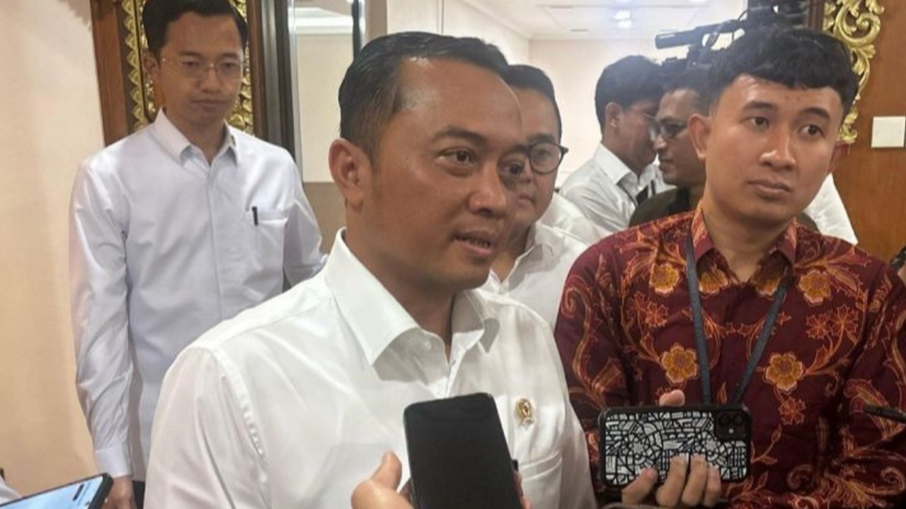 Menteri Sekretaris Negara (Mensesneg) Prasetyo Hadi menegaskan bahwa Perpres Nomor 82 Tahun 2024 tentang Kantor Komunikasi Kepresidenan (PCO) tidak tumpang tindih dengan KSP, meskipun ada gugatan uji materi ke Mahkamah Agung.