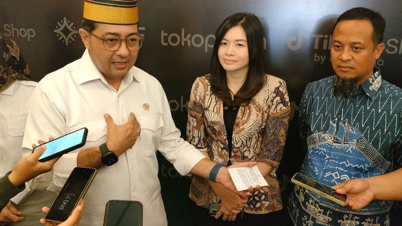 Menteri Ekonomi Kreatif Teuku Riefky Harsya