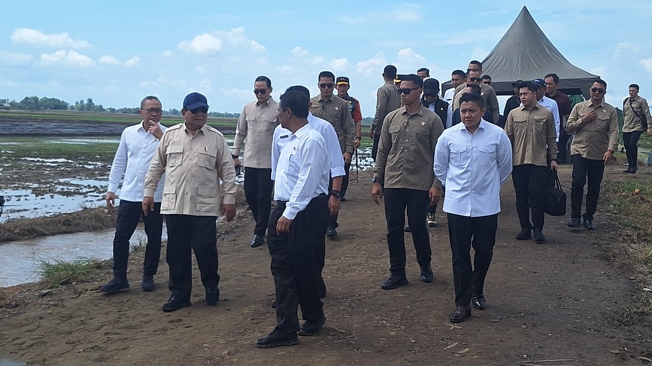 Menanggapi dukungan PAN di Pilpres 2029, Prabowo Subianto tegaskan fokus utama saat ini adalah bekerja untuk rakyat, selagi PAN menyatakan kesiapannya mendukung kembali.