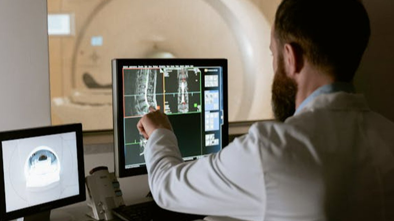 CT Scan atau MRI? Kenali Perbedaan dan Kapan Harus Digunakan