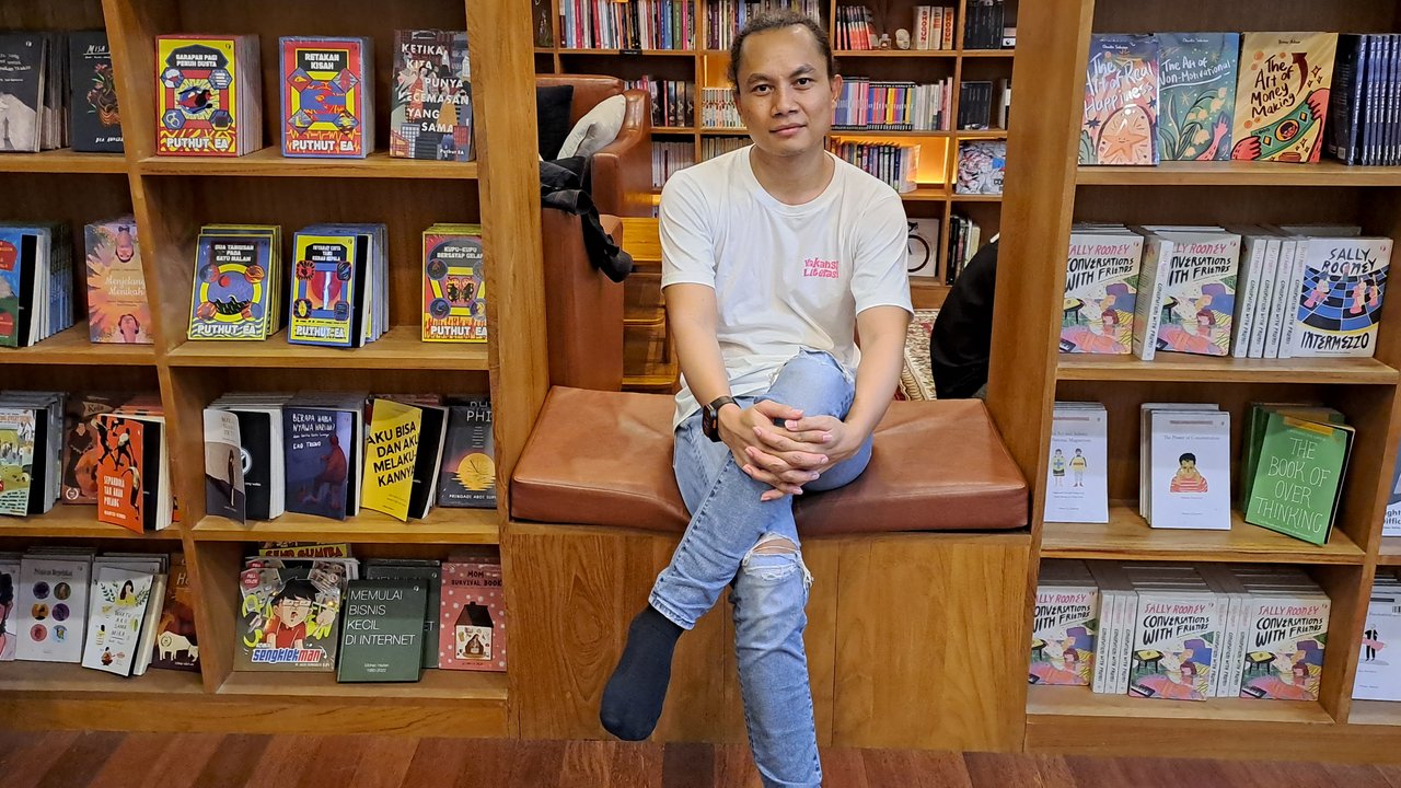 Hari Buku: Padukan Buku dan Kopi, Shira Coffee Jadi Surga Kecil Penggemar Literasi di Utara Yogyakarta