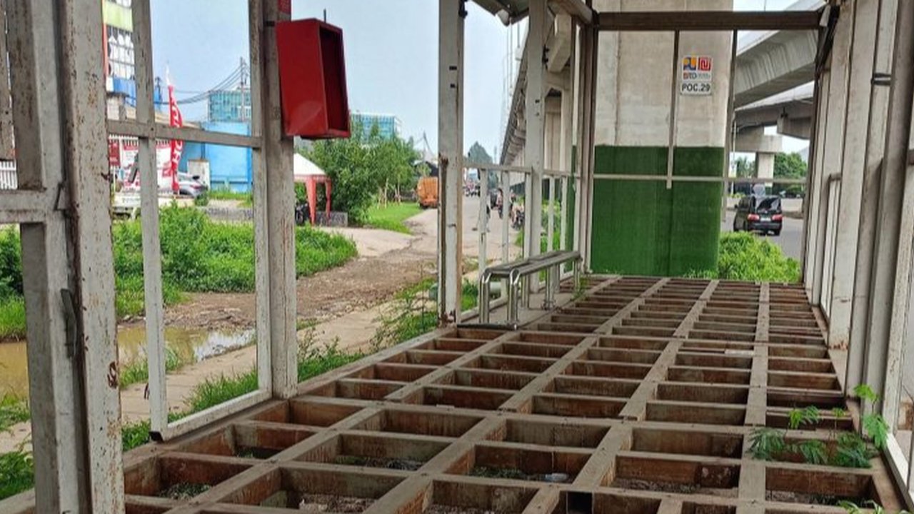 Lama Mangkrak, Besi Halte Trans-J di Jalan Bekasi-Cakung Hilang Dicuri