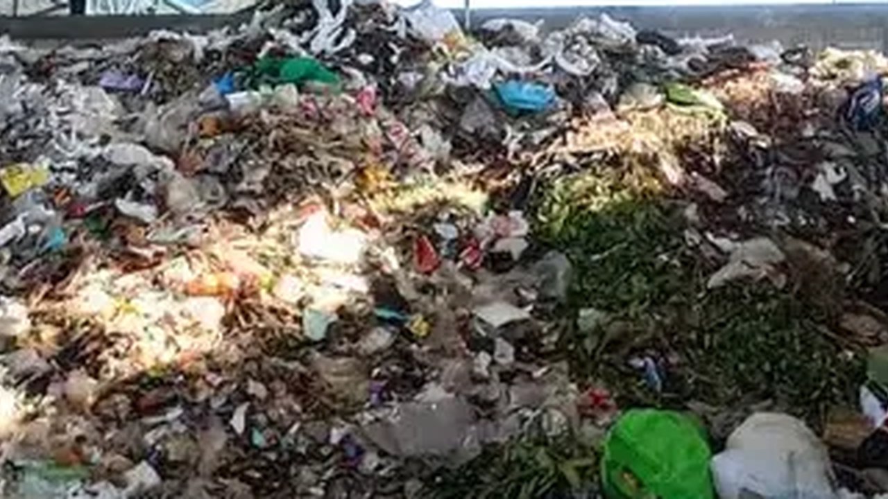 Zat hasil pembakaran sampah dapat berisiko meningkatkan potensi kanker pada manusia.