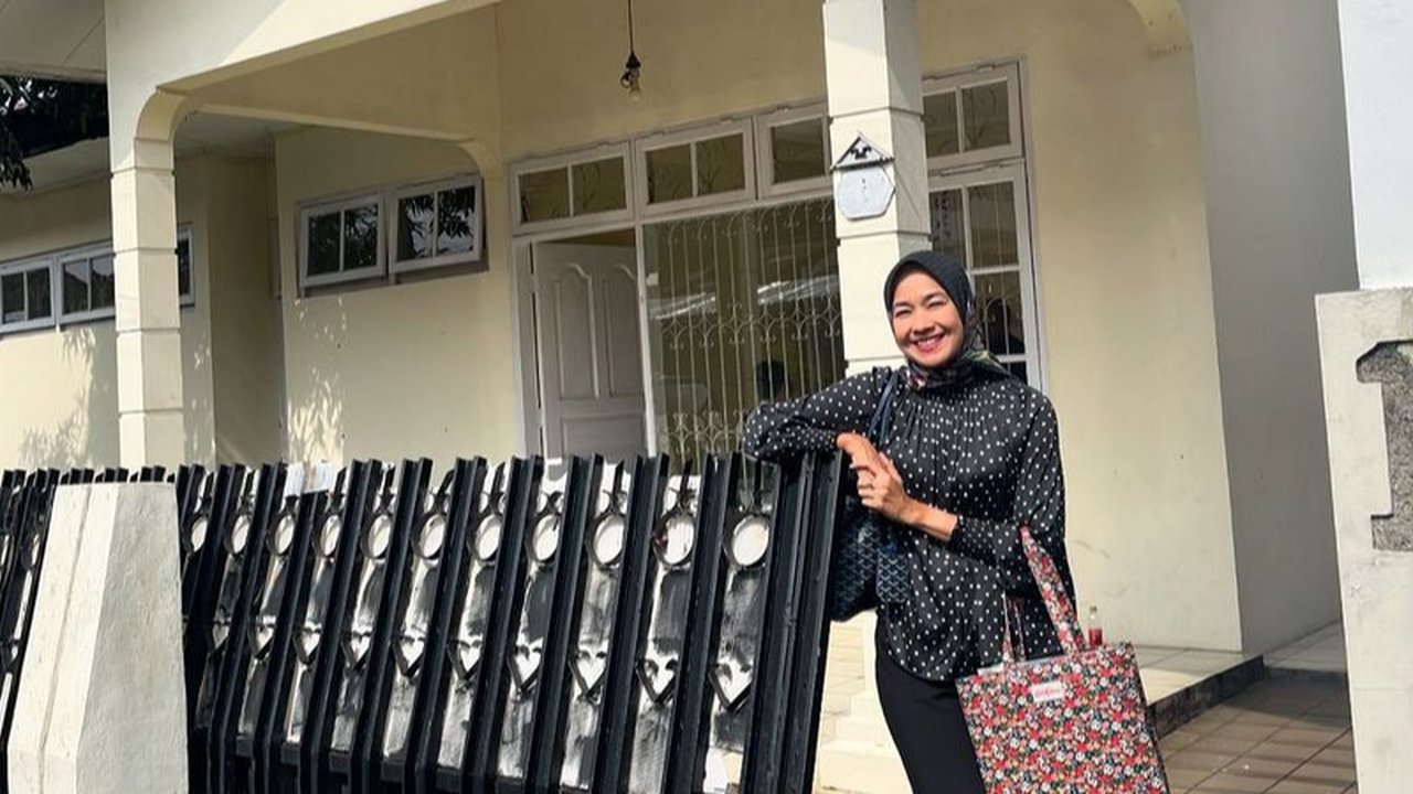 Alya Rohali membagikan kenangan terakhirnya dengan rumah kakek dan neneknya di Bandung yang kini siap dijual.