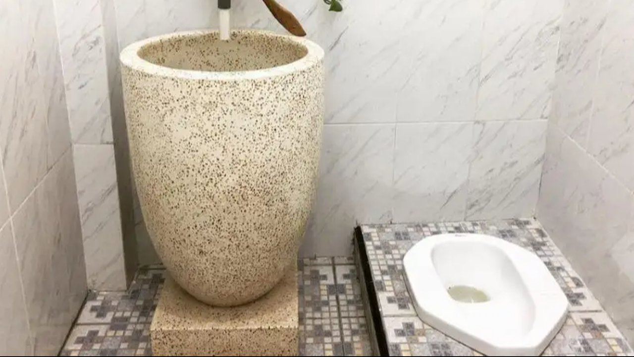 ilustrasi toilet jongkok