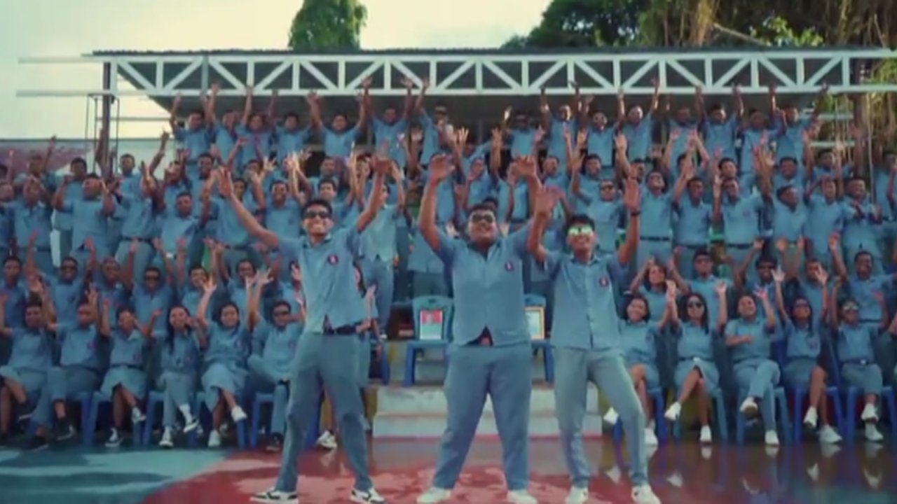 Bukan Tren Stecu-Stecu Apalagi Velocity, Aksi Seru Siswa-Siswi Indonesia Viral Tiru Rapper AS Kendrick Lamar 'They Not Like us'