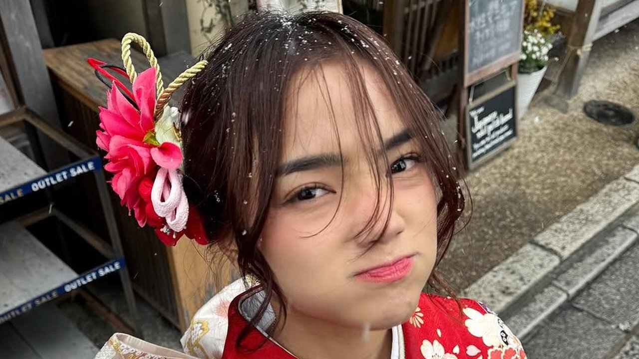 Potret Dapur Rumah Fuji yang bernilai Rp12M, Mengusung Desain Klasik dan Elegan