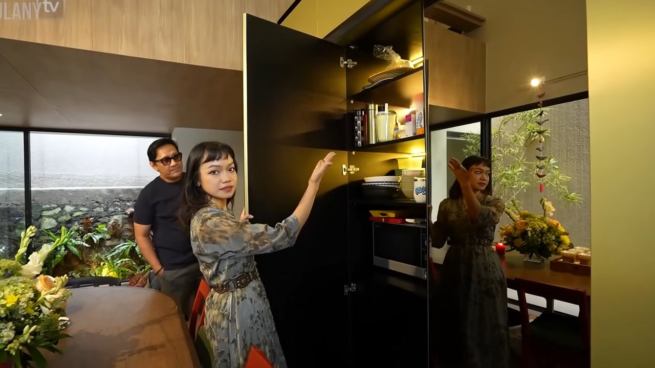 Potret Dapur Fathia Izzati Menampilkan Desain Minimalis Estetik dengan Semua Perabot Rumah Tersembunyi