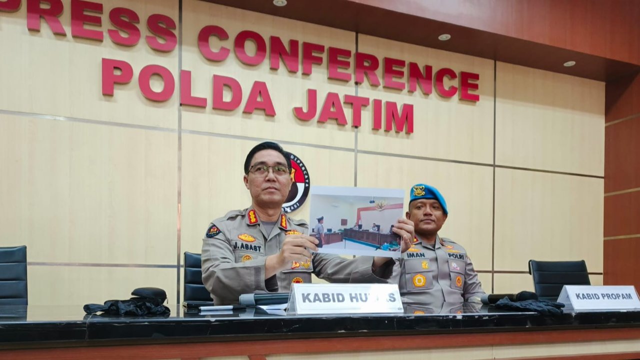 Kabid Humas Polda Jatim Kombes Pol Jules Abraham Abast