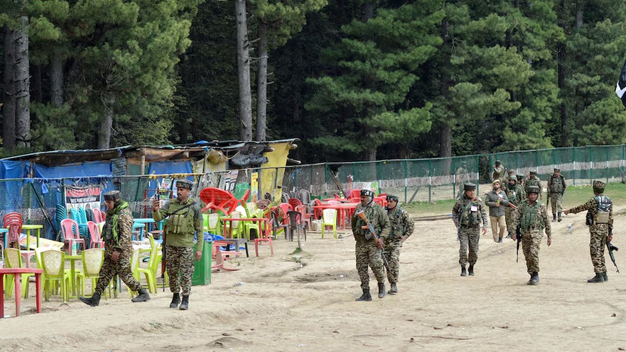 serangan militan di kashmir india