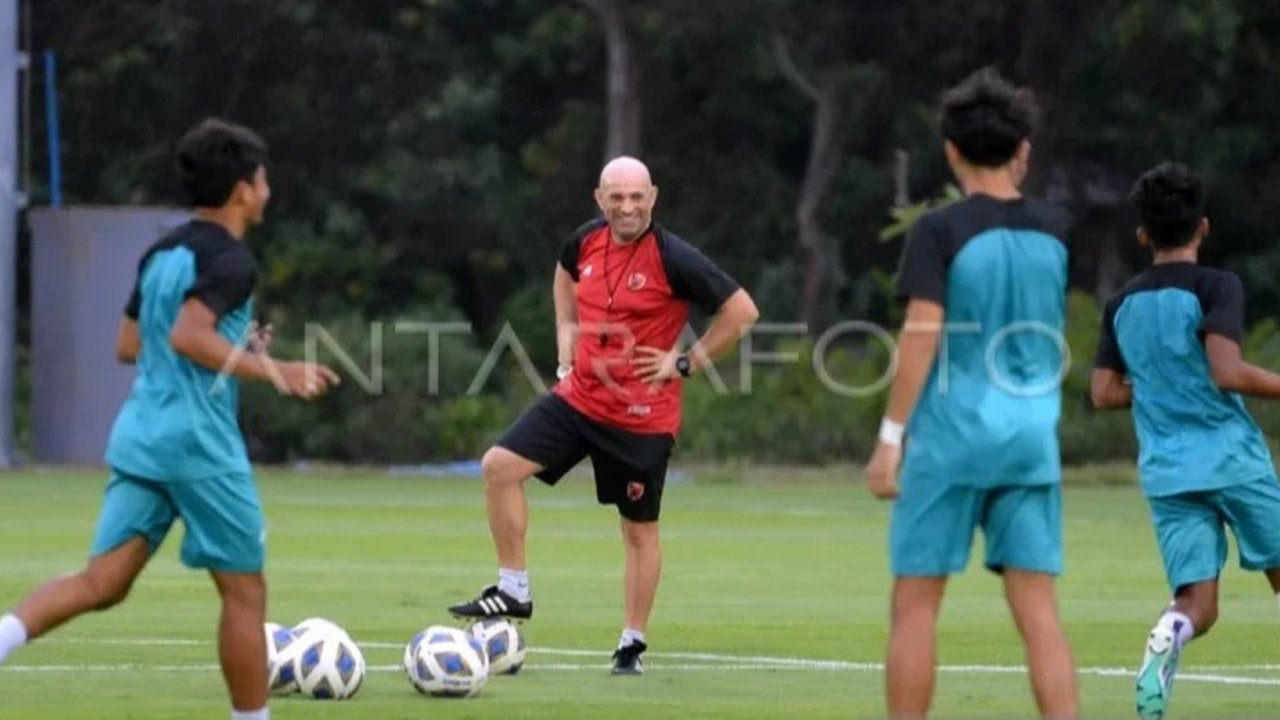 PSM Makassar optimistis memberikan penampilan terbaiknya saat melawan CAHN FC di leg pertama semifinal ASEAN Club Championship 2024/2025, meski di tengah tantangan hukuman pelatih dan bulan Ramadhan.