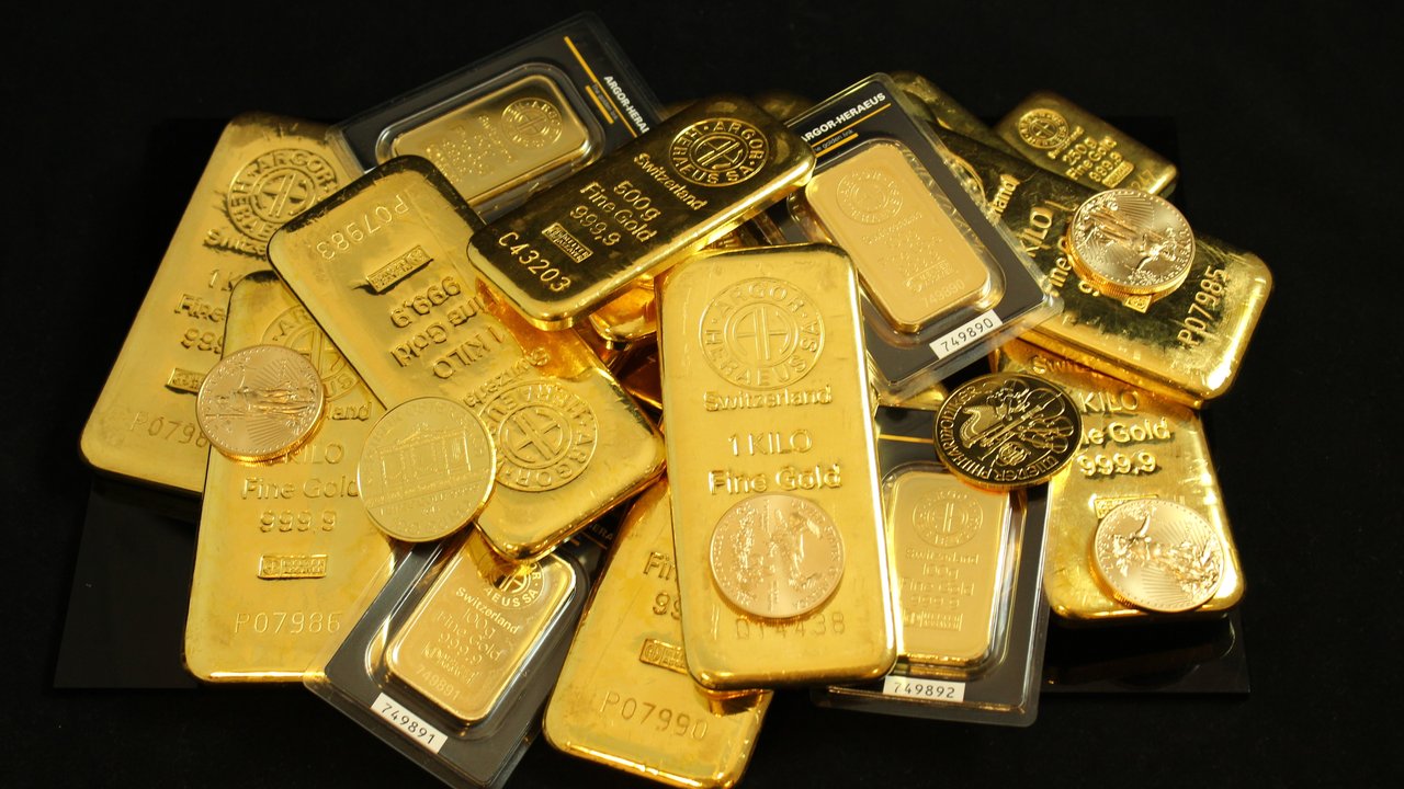 Fenomena Baru, Warga AS Borong Emas dan Rela 'Buang' Dolar AS Hingga Obligasi Pemerintah