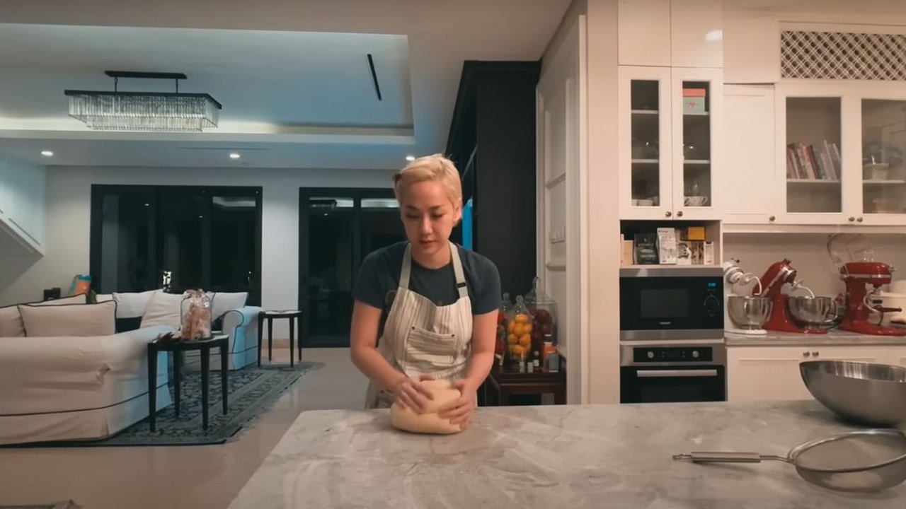 Potret Dapur Rumah Bunga Citra LestarI (Image: Youtube/IT'S ME BCL)