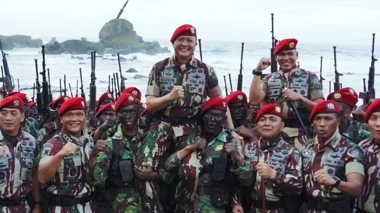 Minta Maaf, Ini Penjelasan Lengkap Danjen Kopasus Viral Prajurit Foto Bareng Hercules