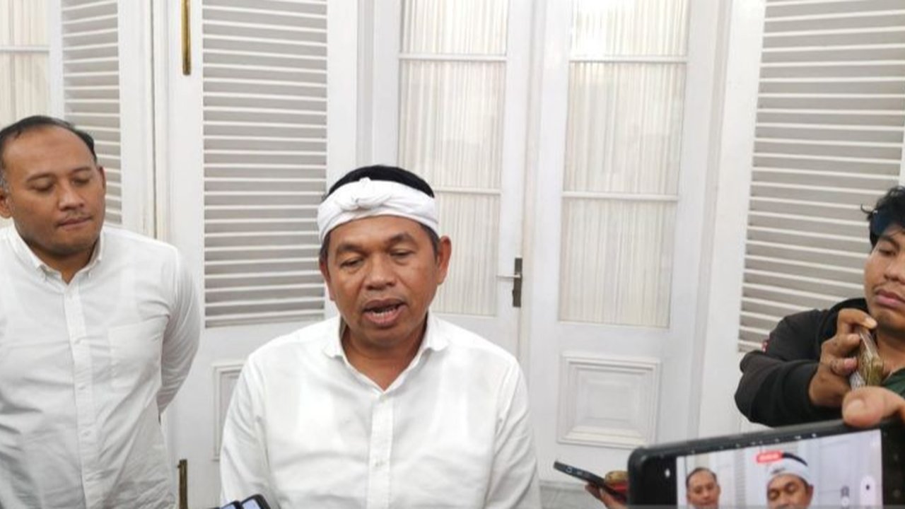 Komisi III DPR RI memberikan dukungan penuh kepada Gubernur Jawa Barat, Dedi Mulyadi, atas langkah tegasnya memberantas premanisme dan mendukung pembentukan Satgas Anti Premanisme.
