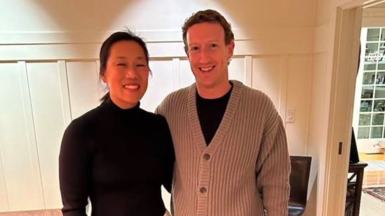 CEO Meta Mark Zuckerberg mengklarifikasi laporan dari WIRED tahun lalu yang menyebut dia memiliki bunker seluas 5.000 kaki persegi di bawah propertinya di ...