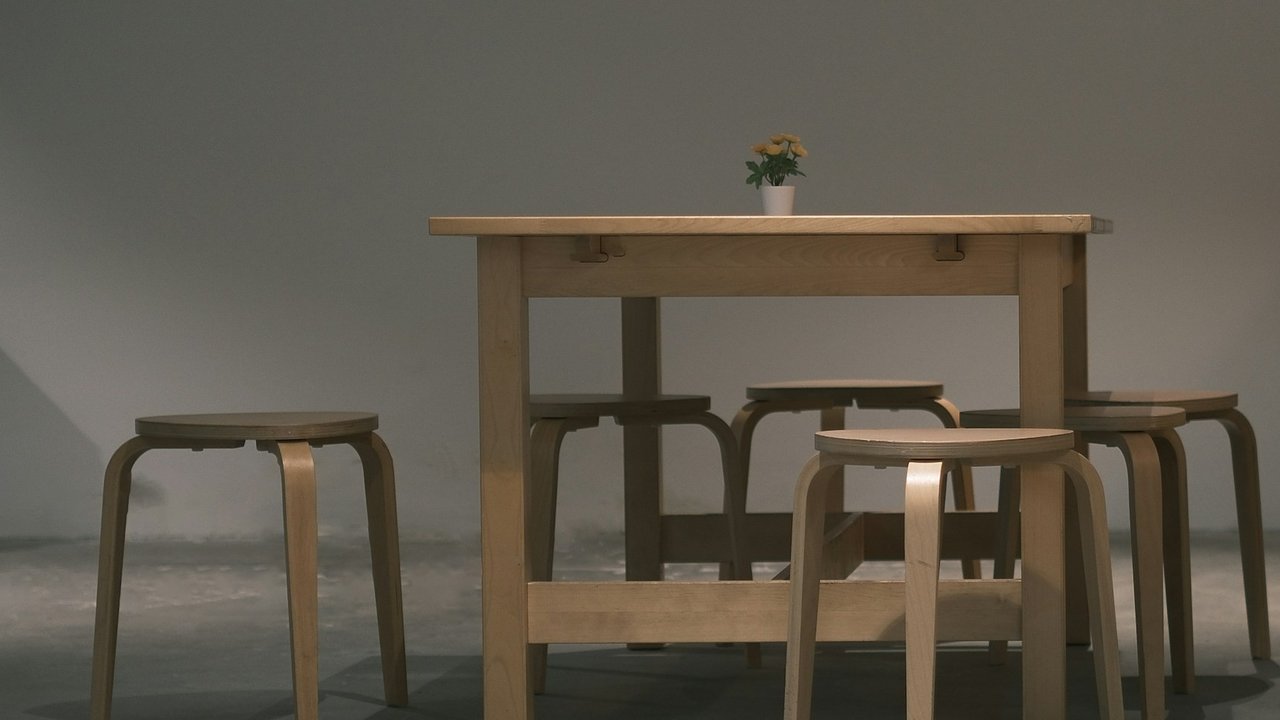 ilustrasi meja kayu minimalis