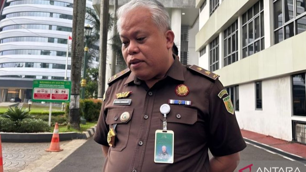 Kejaksaan Agung mengungkap keterlibatan advokat Marcella Santoso, Junaedi Saibih, dan Direktur Pemberitaan JAKTV, Tian Bahtiar, dalam kasus perintangan penyidikan tiga perkara korupsi besar.