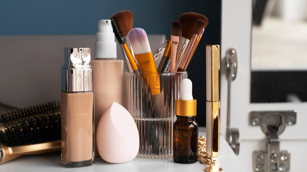 Kosmetik Ilegal: Bahaya Kimia Berbahaya yang Tersembunyi di Balik Kecantikan