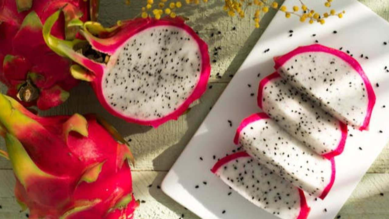 Biji Buah yang Perlu Dihindari Karena Berpotensi Berbahaya