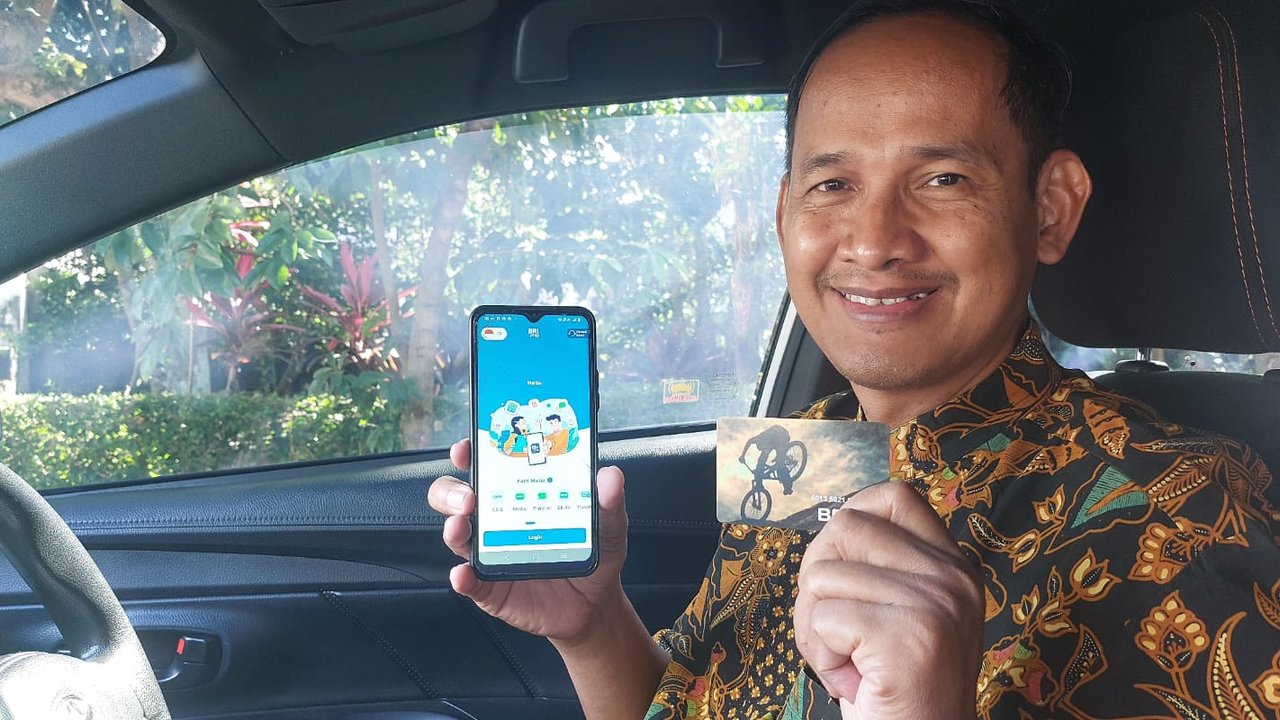 Cerita Suryono Gunakan BRImo dan BRIZZI yang Praktis dan Mudah, Jadi Teman Setia di Setiap Perjalanan