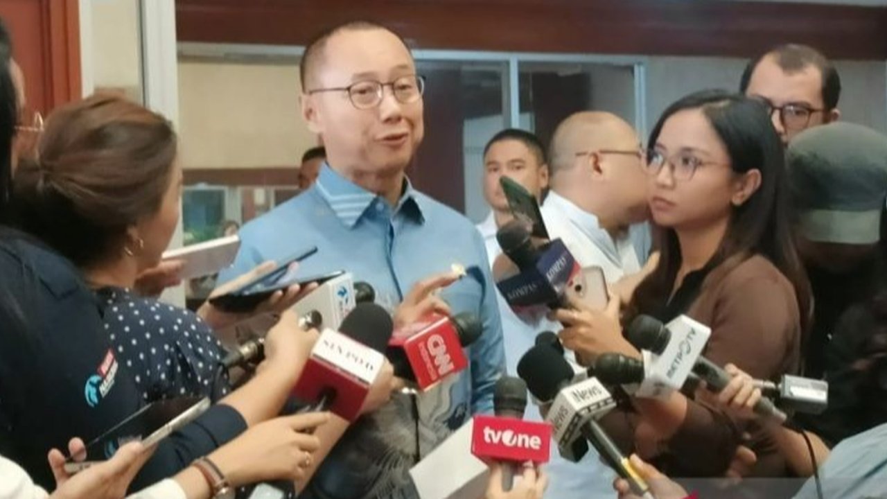 Wakil Ketua MPR Eddy Soeparno mendesak pemerintah bertindak tegas terhadap aksi premanisme ormas untuk menjaga iklim investasi Indonesia.