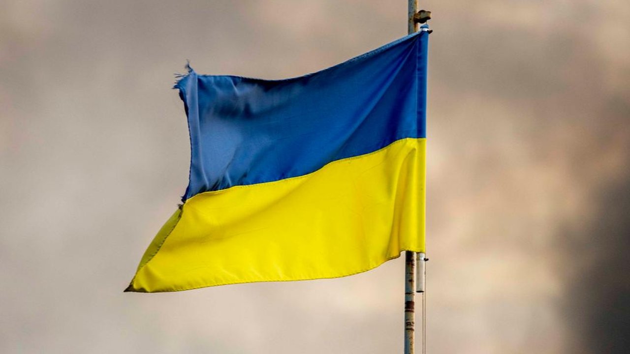 Russia launched drone attacks on Ukraine overnight as its full-scale invasion continues. G20 leaders meeting in Brazil have issued a statement with no mention of Moscow as the instigator of the conflict. DW has more.