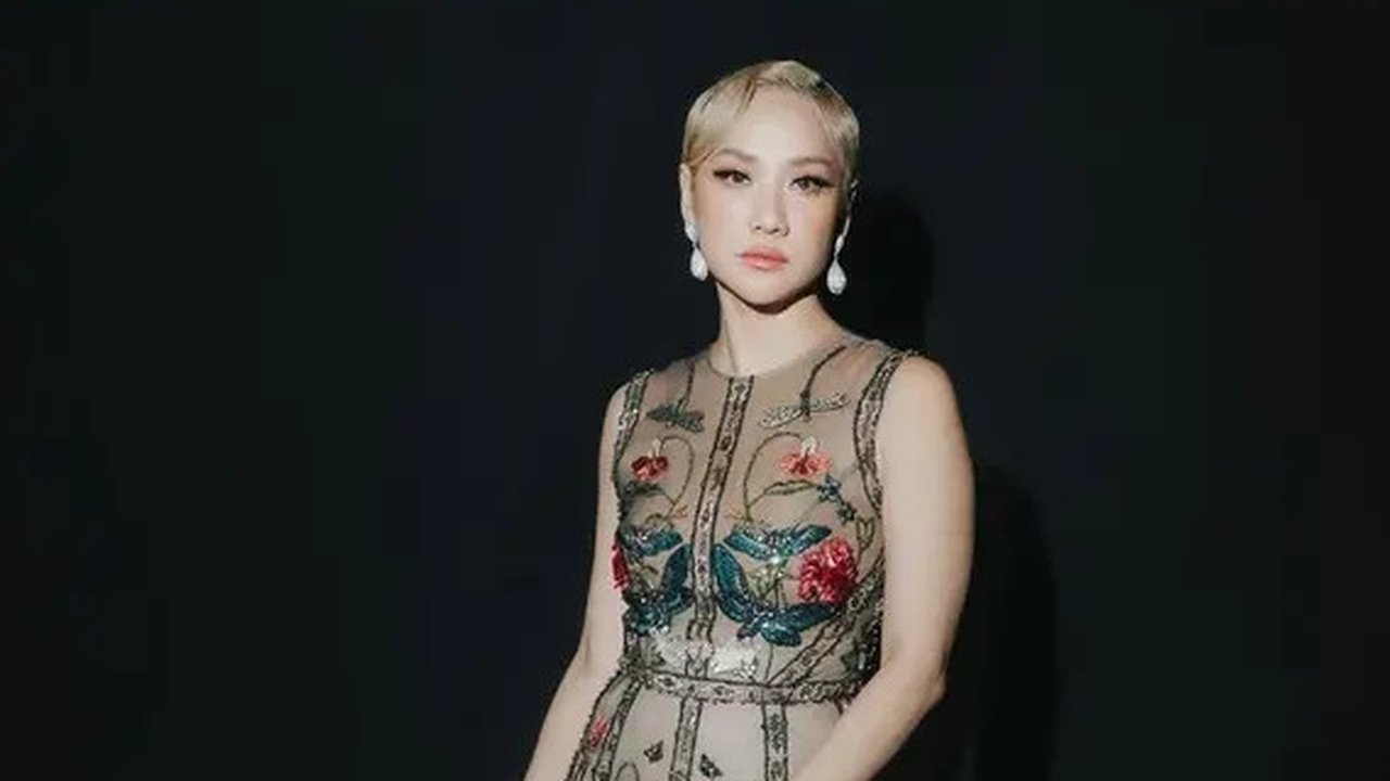 Intip penampilan dualisme Bunga Citra Lestari dengan floral dress (@itsmebcl)