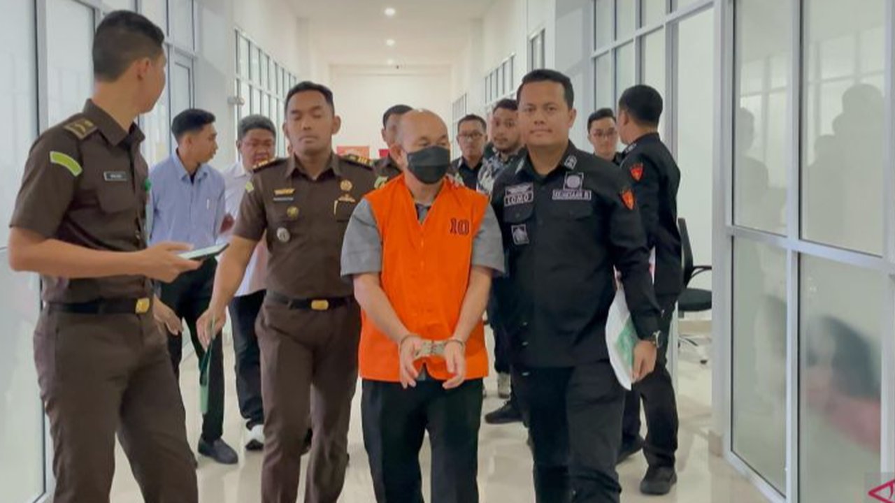 Kejari Pontianak Tahan Kadis Kominfo Korupsi Pengadaan Kabel Rp3 M