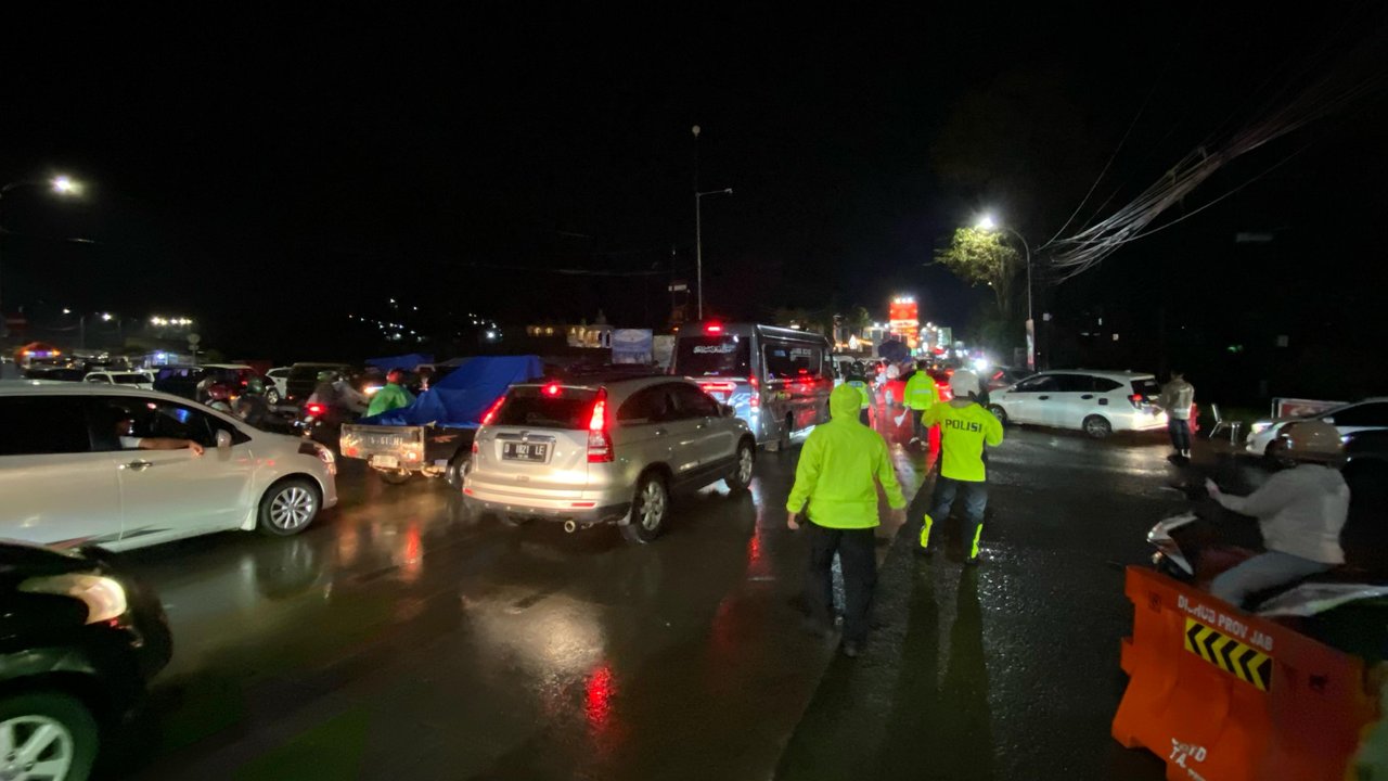 50.000 Wisatawan Padati Garut, Satu Orang Hilang Terseret Arus di Pantai Selatan
