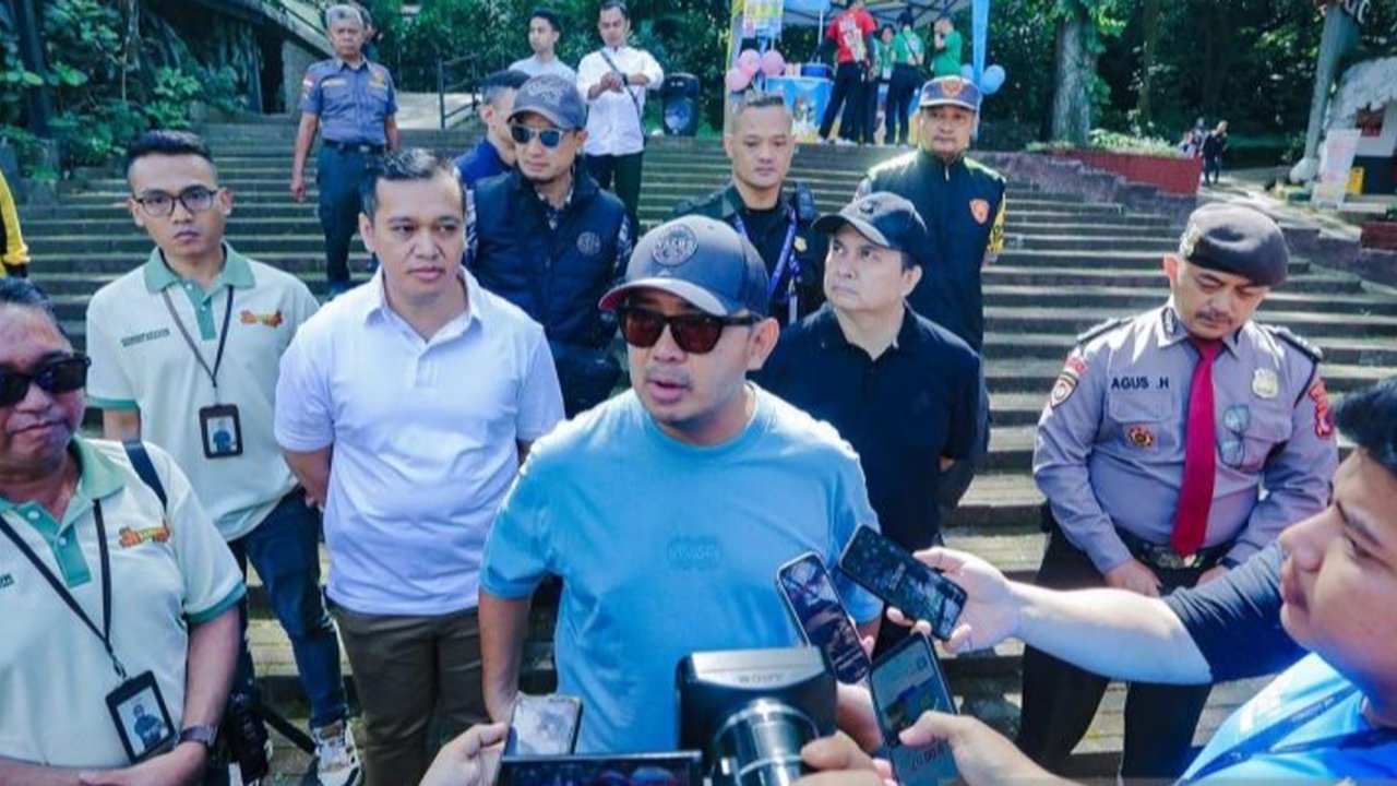 Wali Kota Bandung Farhan Sambut Wisatawan dengan Senyum: Jangan Beri kami Alasan untuk Kesal