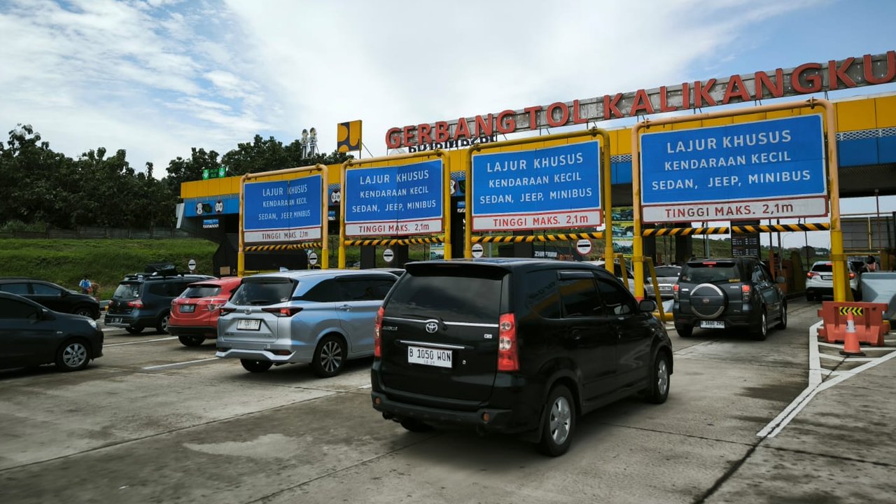 Anomali Unik di Lebaran 2025, Masih Ada yang Mudik di H+3 Lebaran dan Tol Jakarta Arah Timur Masih Ramai
