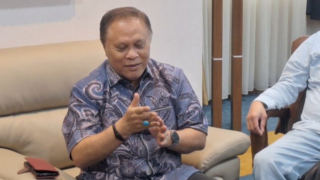 Rektor Universitas Pancasila, Marsudi Wahyu Kisworo, diberhentikan dari jabatannya, diduga terkait penanganannya terhadap kasus kekerasan seksual mantan rektor.