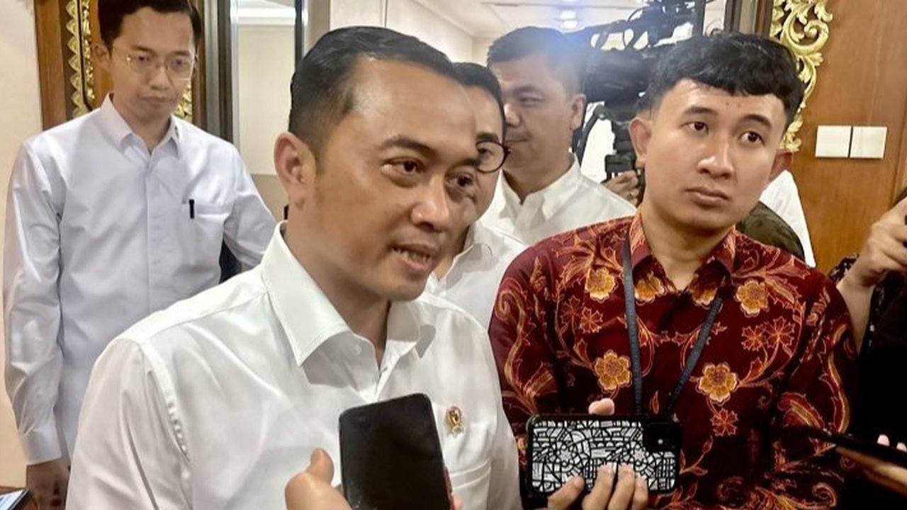 Mensesneg Prasetyo Hadi berpesan agar siswa SMA Taruna Nusantara menjadi pilar masa depan bangsa, menekankan pentingnya pengembangan diri dan kecintaan terhadap negara.