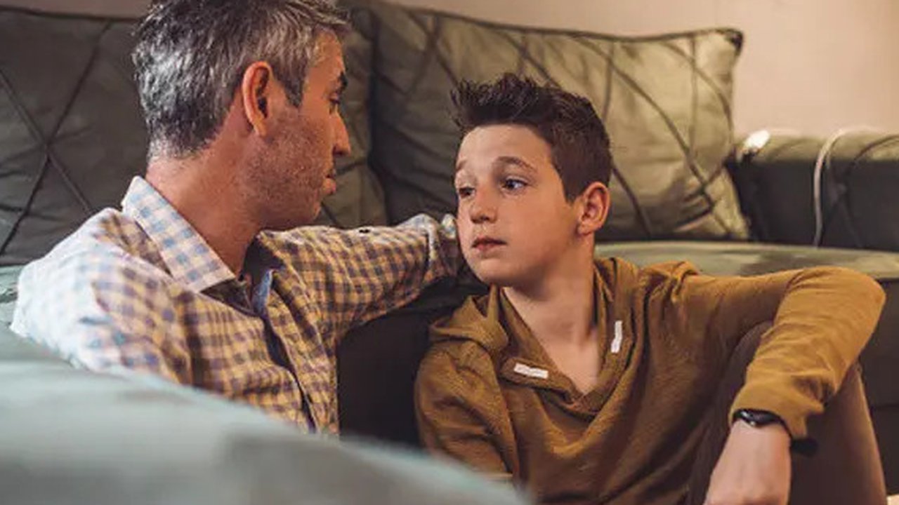 Ilustrasi seorang ibu memberikan edukasi identitas gender ke anaknya.  (Gustavo Fring/pexels.com)