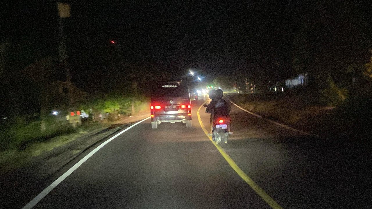 jalan lintas sumatera gelap