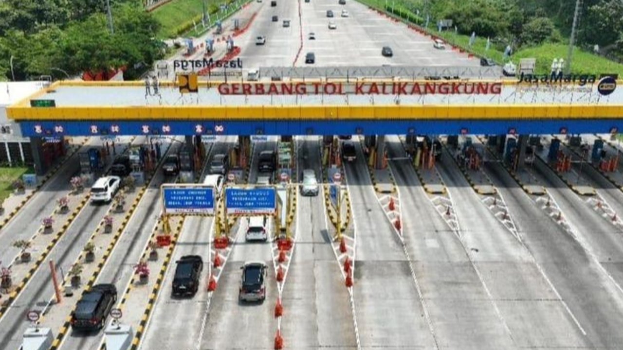 PT Jasamarga Transjawa Tol (JTT) mencatat lonjakan signifikan 791.265 kendaraan menuju wilayah timur Trans Jawa selama periode Lebaran 2025, meningkat 140,80 persen dibandingkan lalu lintas normal.