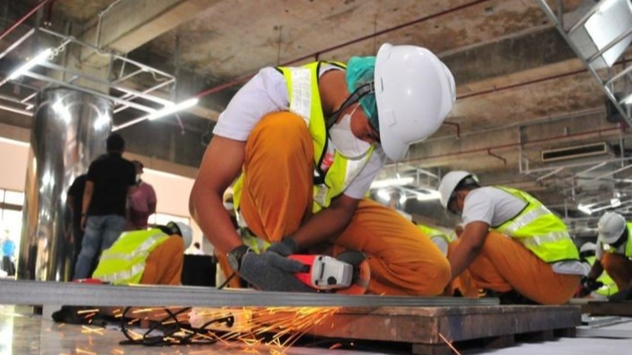 Hilirisasi baja berkontribusi signifikan terhadap surplus neraca perdagangan Indonesia pada 2024, mencapai US$ 14,33 miliar dengan peningkatan ekspor hingga 2,88 persen.