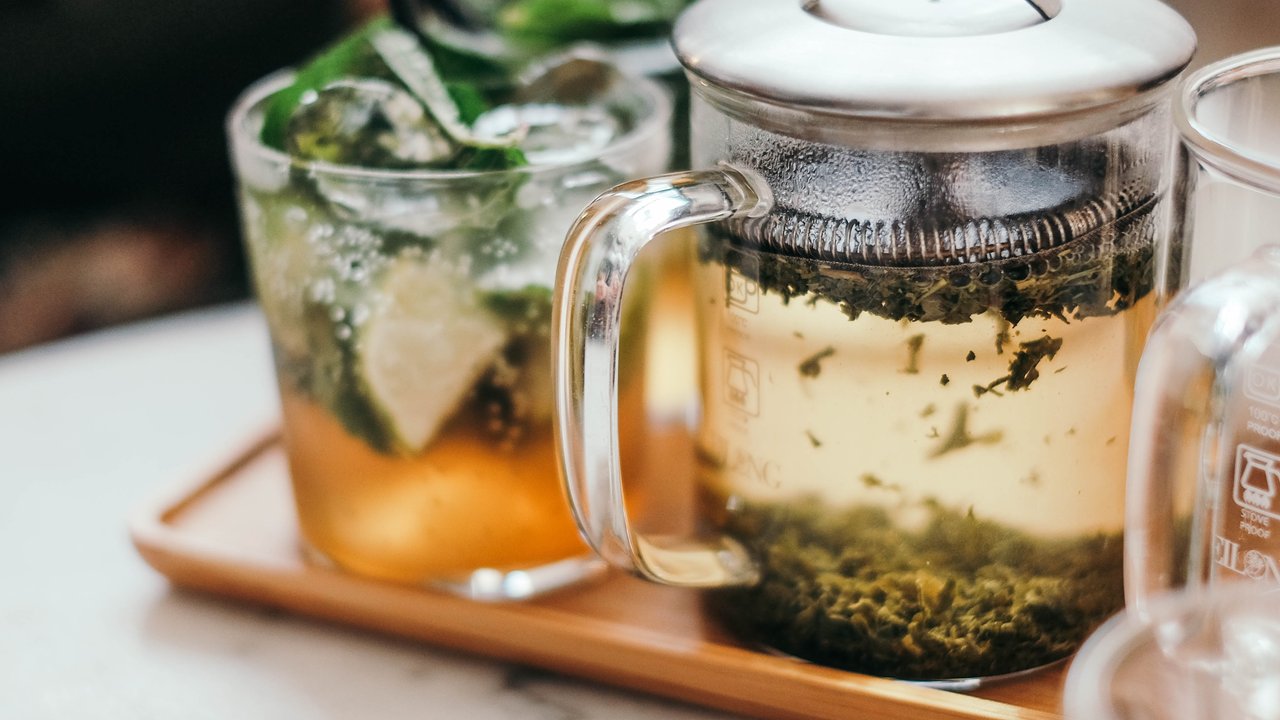 Jamu memang sudah terkenal akan manfaatnya, bahkan sudah ada gerakan minum jamu yang diinisiasikan oleh Kementerian Kesehatan Republik Indonesia (Foto: Unsplash.com/Massimo Rinaldi)