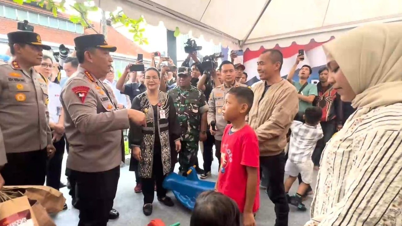 Kapolri Listyo Sigit Prabowo Cek Langsung Pelayanan Arus Balik di Stasiun Tawang