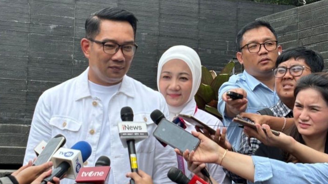 KPK menggeledah rumah Ridwan Kamil terkait penyidikan kasus dugaan korupsi proyek iklan di Bank BJB, dengan lima tersangka telah ditetapkan.