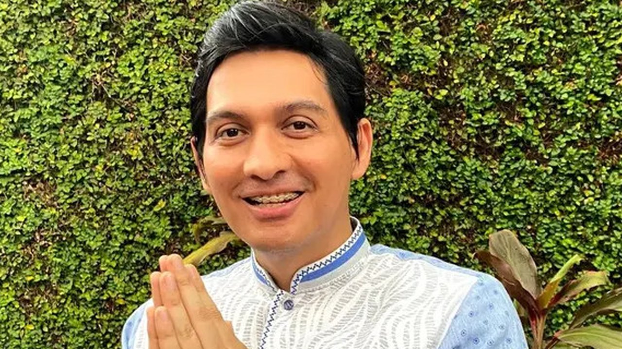 Usai diperiksa polisi, Lucky Hakim mengaku menerima hadiah dari petinggi Pondok Pesantren Al Zaytun Jawa Barat, Panji Gumilang, berupa jas dan peci. (Foto: Dok. Instagram @luckyhakimoffici